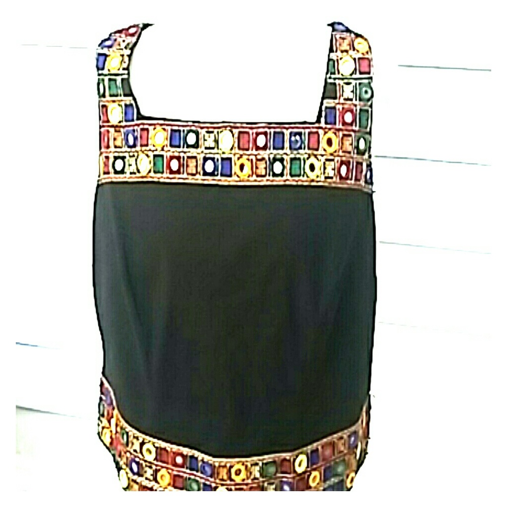 Apart impressions sleeveless  w/ multi color trim
